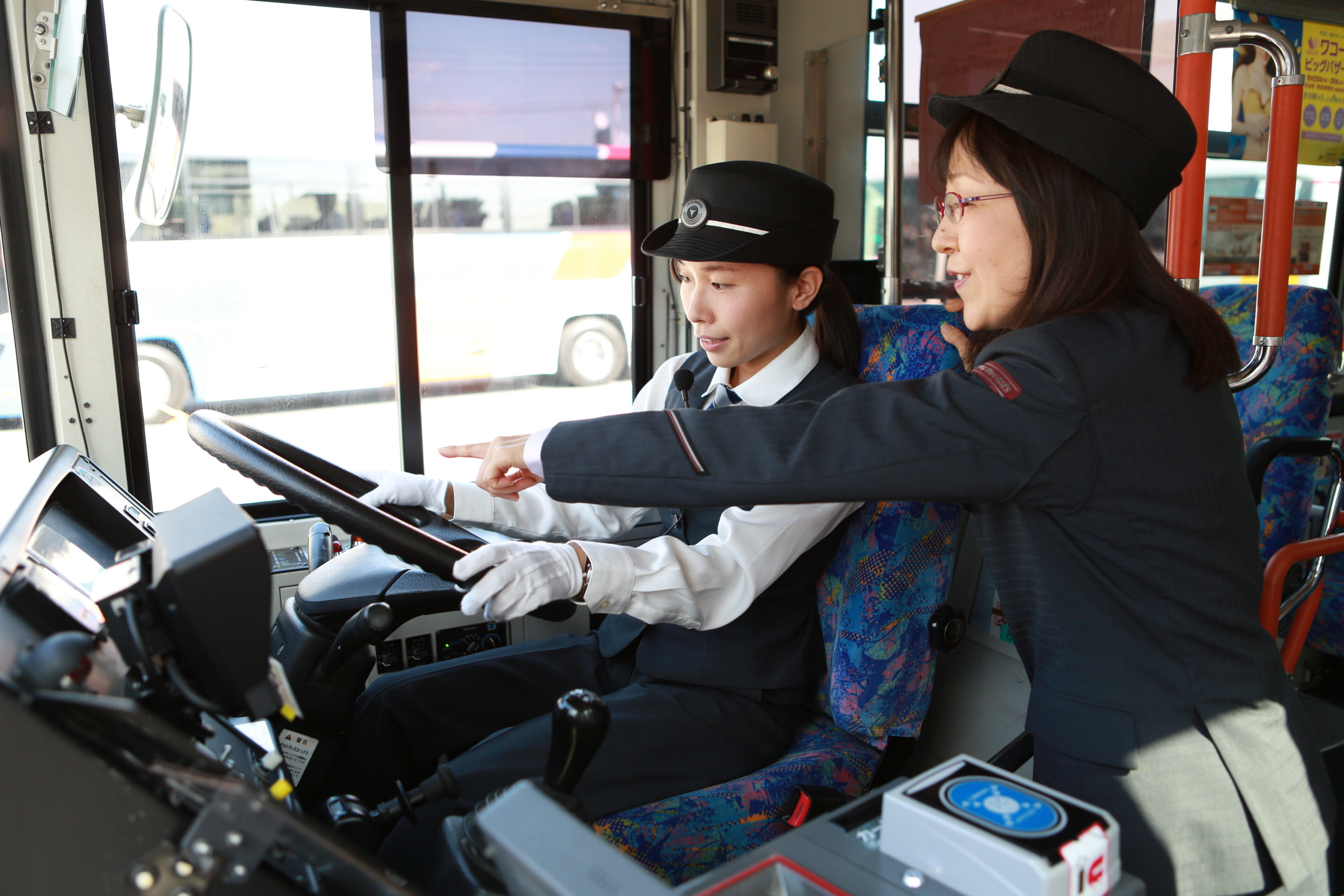 株式会社東急トランセ（東京都世田谷区 ）の路線バス運転手/中型バス